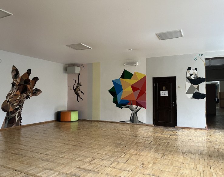 Фото misto.media. Зона відпочинку та камери спостереження у НВК № 26.