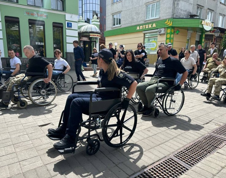 Хода безбар’єрності у Луцьку. Фото Анни Кравчук