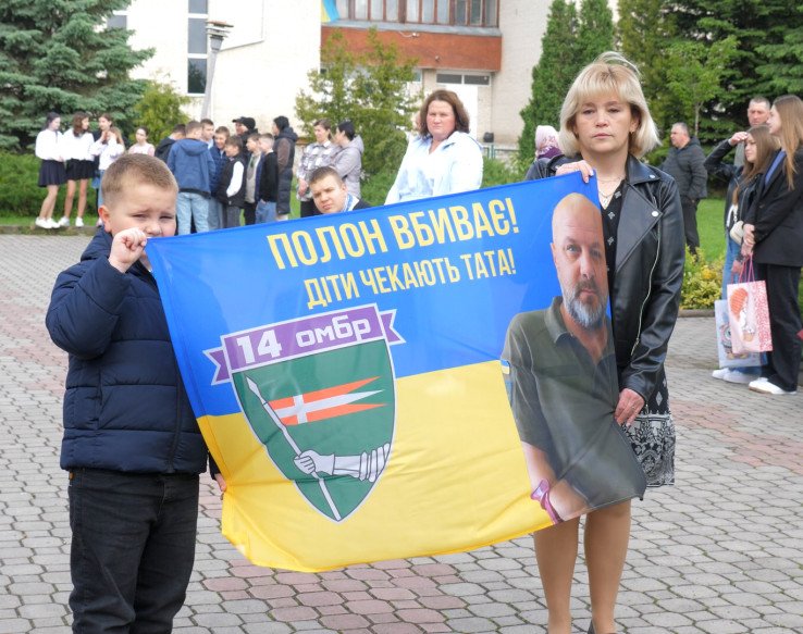 Нагородження Захара у школі. Джерело: фейсбук Івана Рудницького
