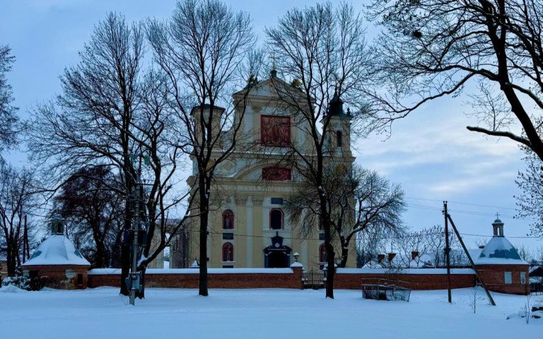 костел в Олиці