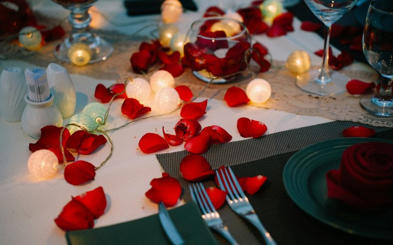 У Луцьку оголосили розіграш романтичної вечері для ветеранів. романтична вечеря