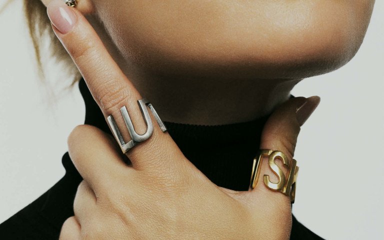 каблучка рука прикраса