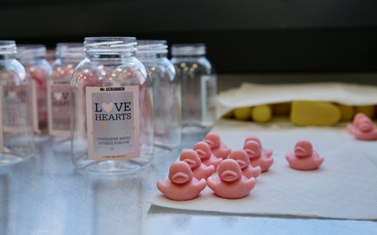 Мило у вигляді рожевих качечок