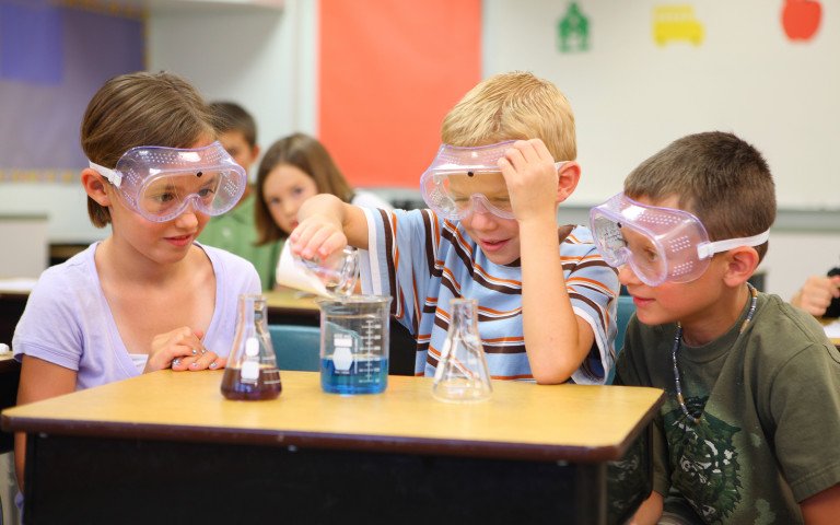 Школи Волині можуть отримати до 400 тисяч гривень на STEM-лабораторії
