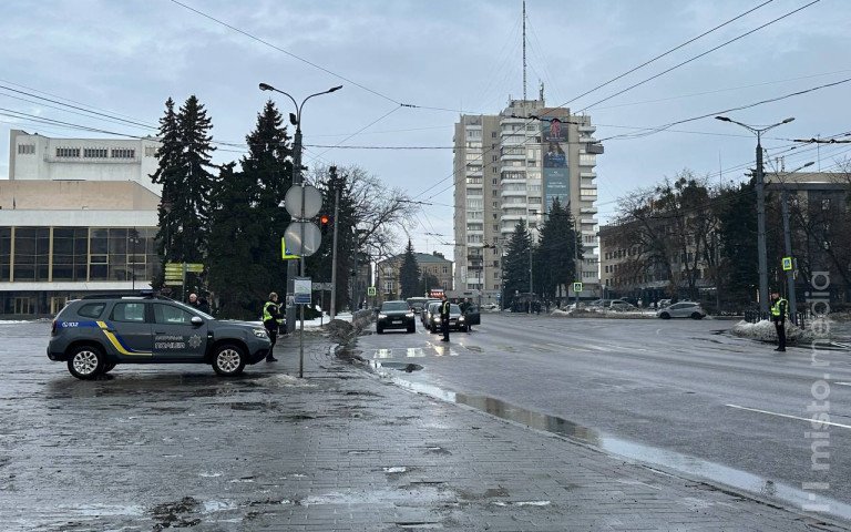 поліцейські хвилиння мовчання