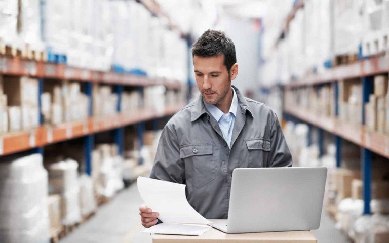 торгівля стелаж з товарами продаж магазин