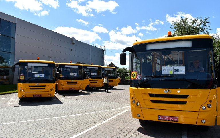 П’ять громад Волині отримали нові спеціальні шкільні автобуси шкільні автобуси