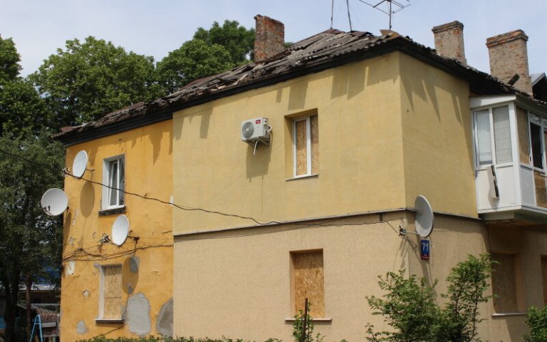 Будинки на вулиці Стрілецькій у Луцьку після російської атаки визнали аварійними пошкоджений будинок