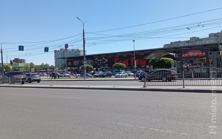пошкоджена огорожа на просп. Соборності
