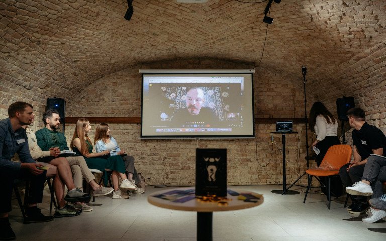 Книжковий клуб «Місто читає» Книжковий клуб «Місто читає»