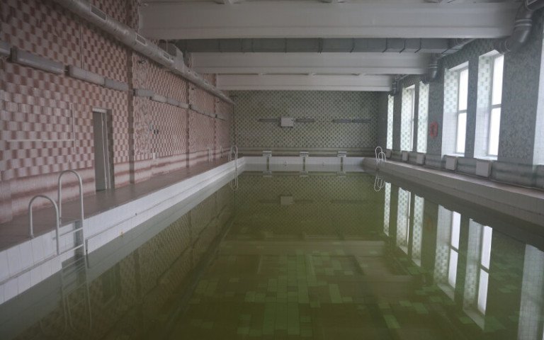 басейн