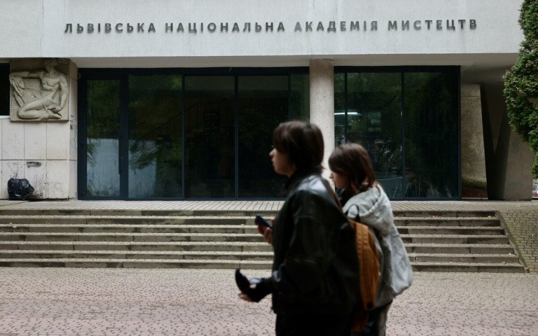 В Україні з’явилась перша сертифікована школа реставраторів. Львіська національна академія мистецтв