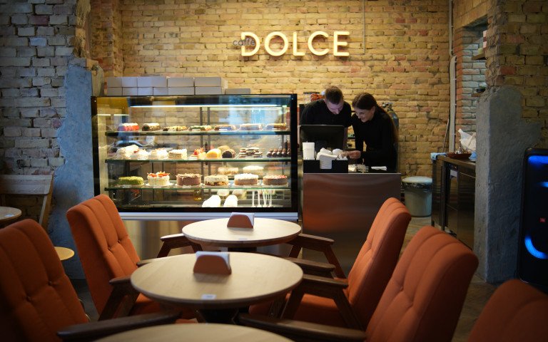 У центрі Луцька відкрили кафе «Dolce» кафе