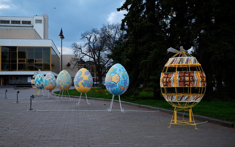 На Великдень у Луцьку поліція працюватиме в посиленому режимі. декор у місті