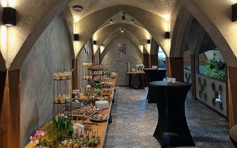 зала закладу