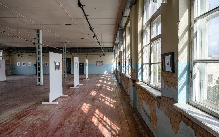 Приміщення фотогалереї від мережі фотостудій «Масло». Приміщення фотогалереї від мережі фотостудій «Масло».
