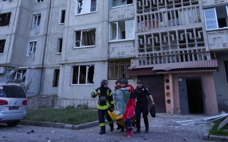 пошкоджена багатоповерхівка у Луцьку