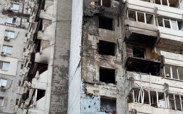 пошкоджений будинок