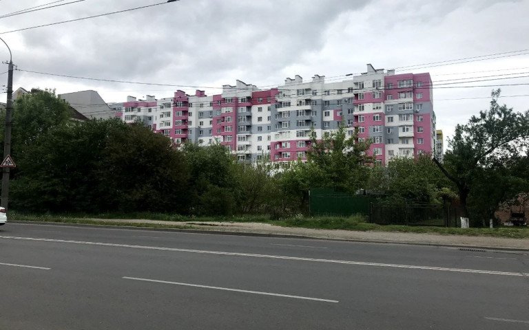 ділянка біля дороги