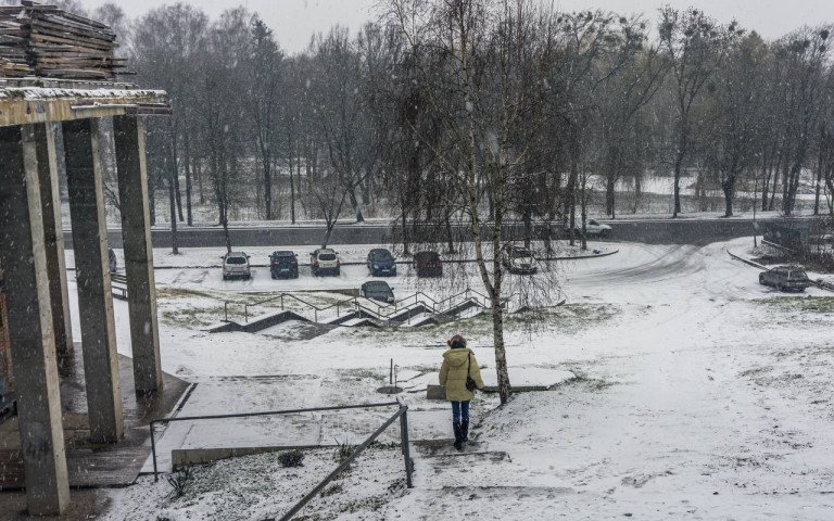 На Волині прогнозують короткочасне потепління. людина на вулиці