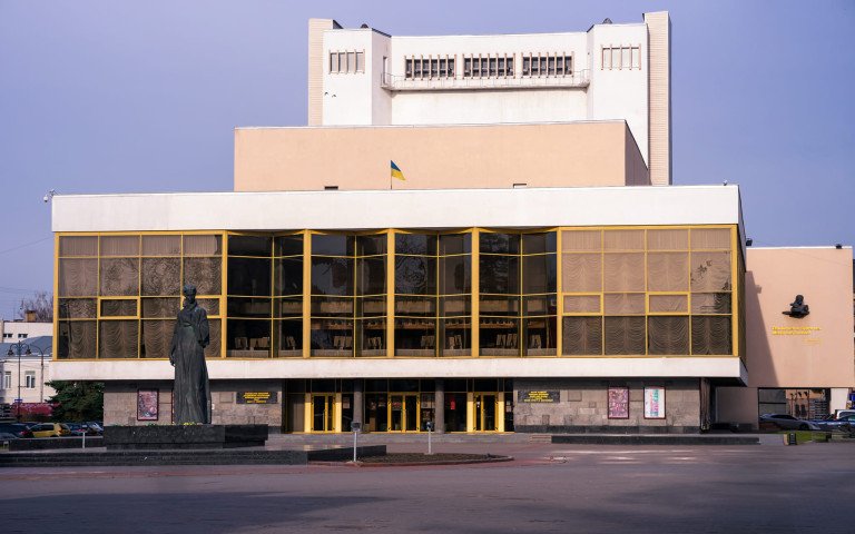 У луцькому драмтеатрі зробили ремонт і заінтригували прем’єрою від нового режисера