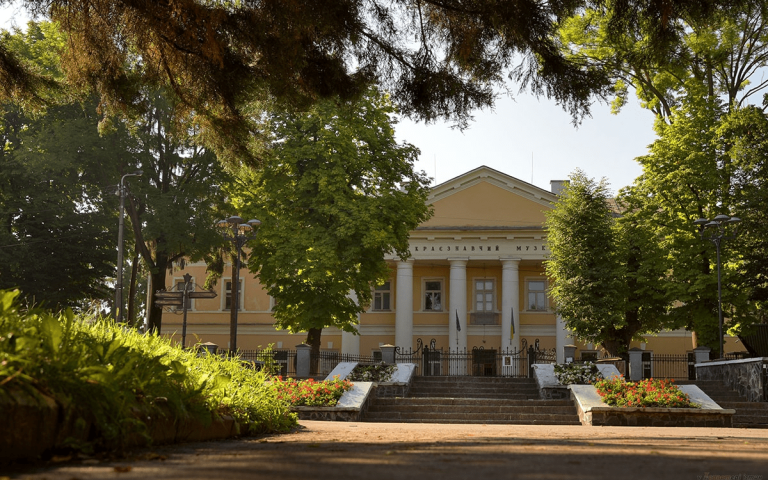 Будівля Рівненської чоловічої гімназії.