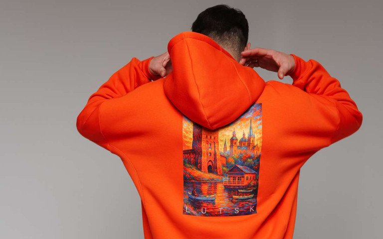 одяг мерч колекція