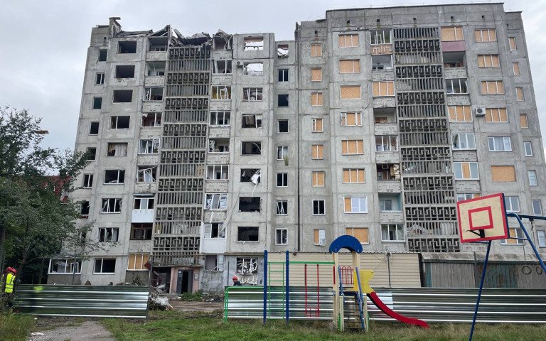 пошкоджений будинок