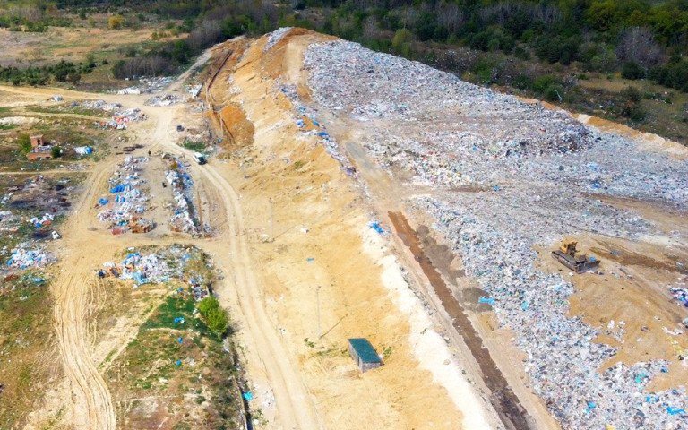 сміттєвий полігон