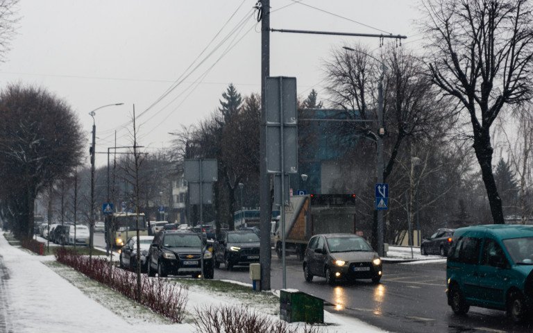 автомобілі на дорозі автомобілі на дорозі