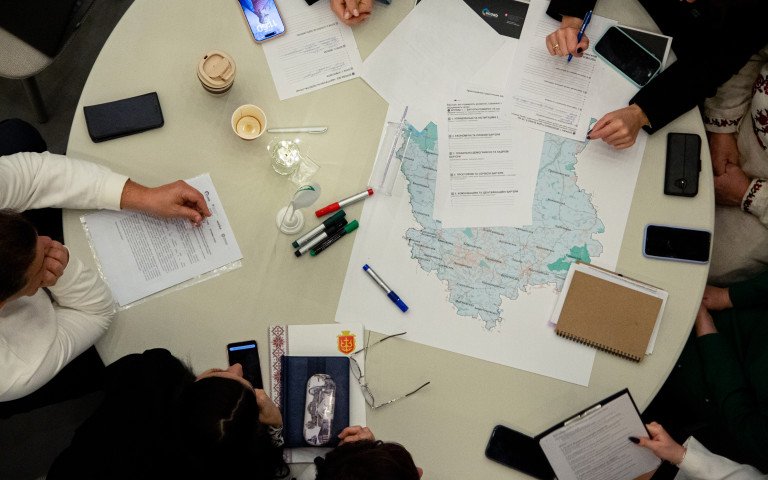 Стіл з картою Полісся