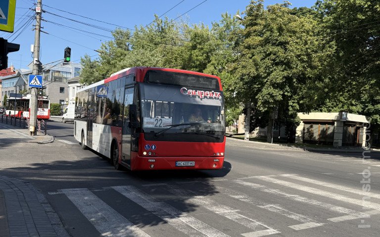 Автобус в Луцьку.