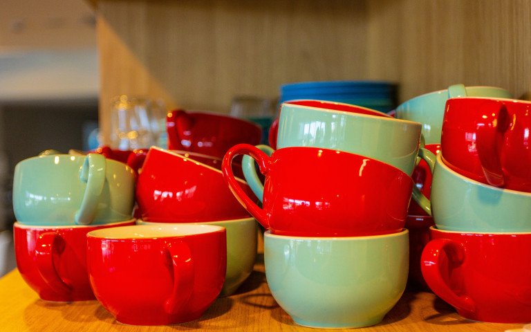 У Луцьку анонсували учасницький перформанс. чашки