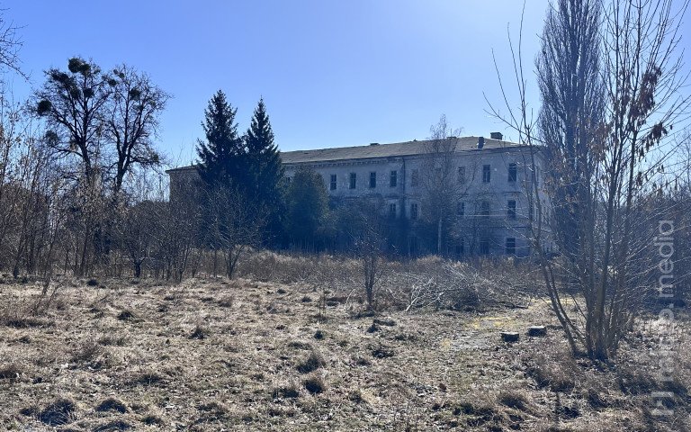 Територія на Володимирській, 1.