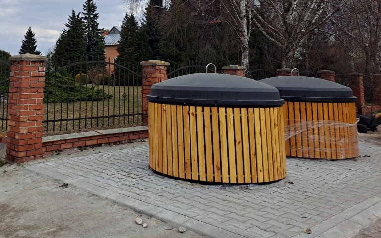 Котнейнери для сміття.