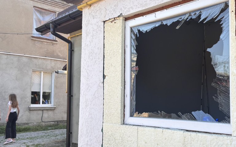В уламках скла та з запахом гару район Луцька оговтується після масованої атаки росіян