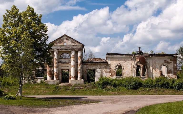 Палац Порчинських в Урвенні.