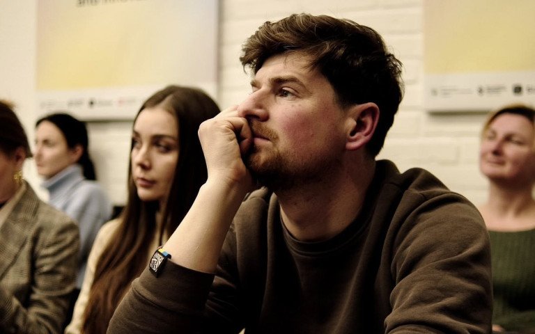 люди на лекції