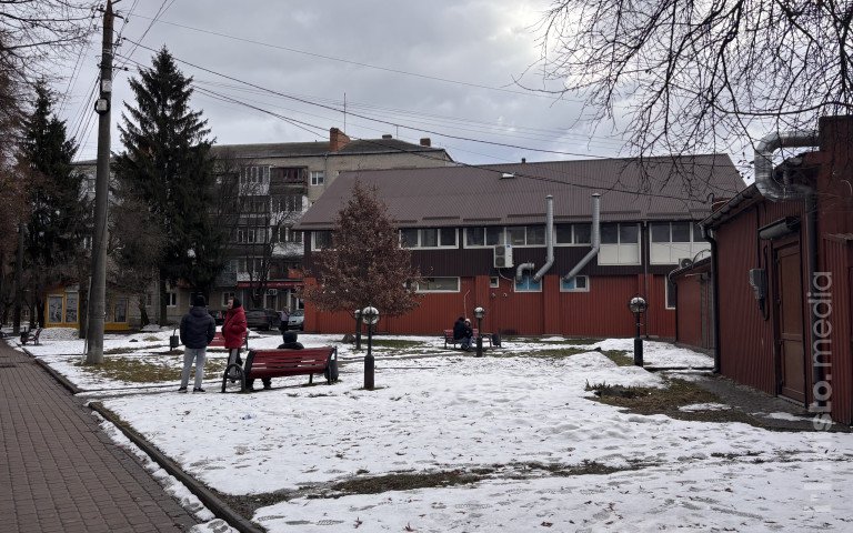 сквер вулиця люди