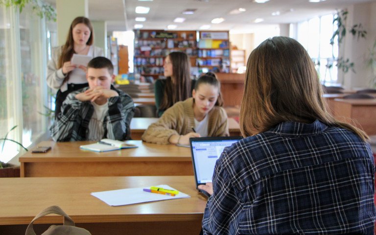 Учасники дебатів