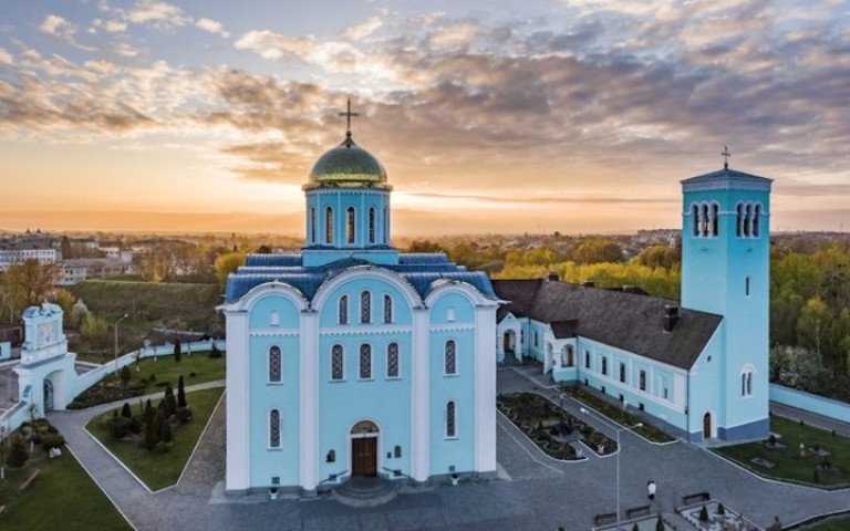 церква собор дзвінниця мур