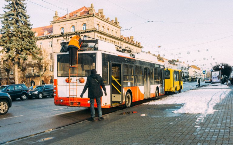 тролейбус луцьк люди