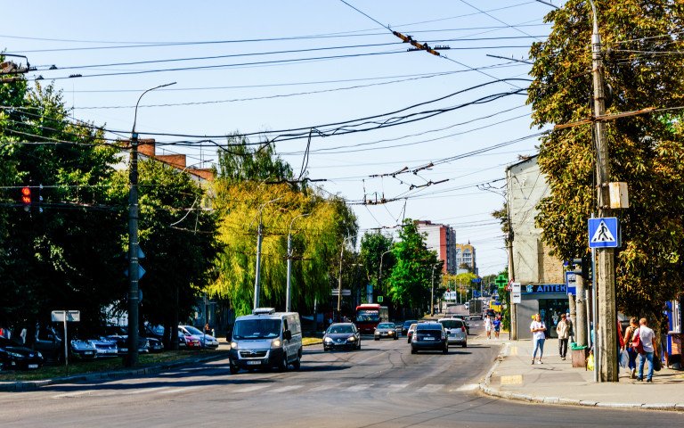 машини на вулиці