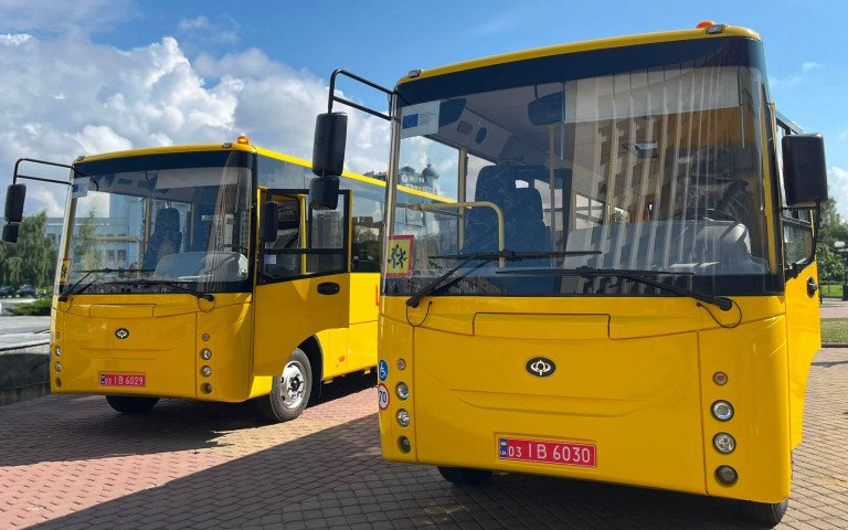 шкільні автобуси