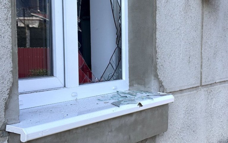 розбите вікно