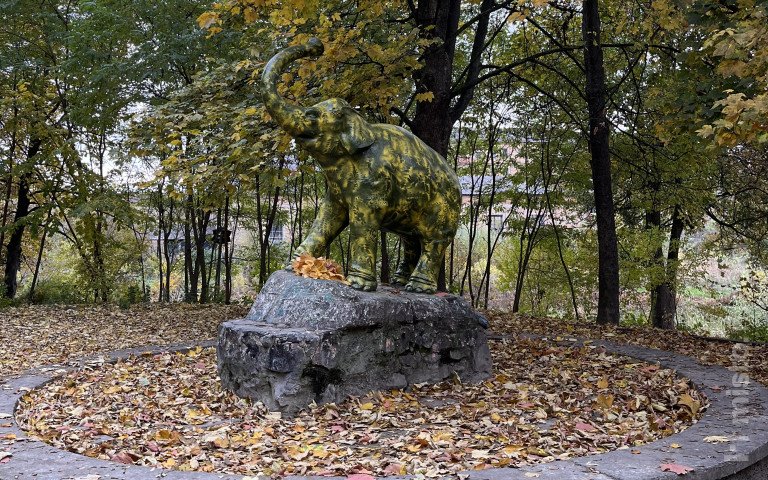 скульптура слоника