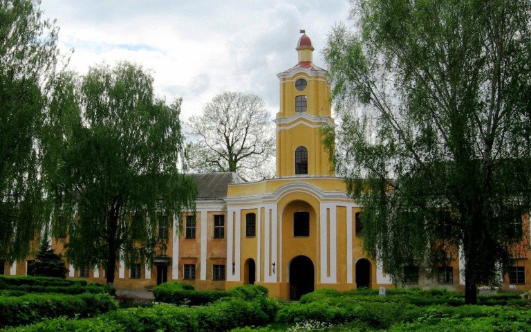 жовта будівля