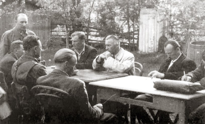 Джерело: uk.wikipedia.org Джерело: uk.wikipedia.org