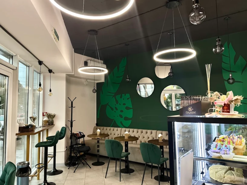 Інтер’єр закладу. Фото з Google Maps. Інтер’єр закладу. Фото з Google Maps.