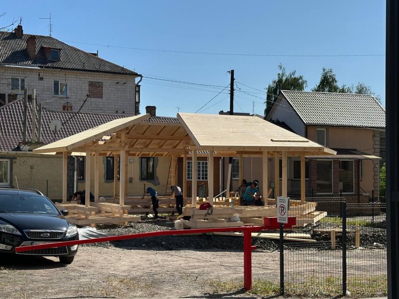 Станом на зараз на локації працюють будівельники. Станом на зараз на локації працюють будівельники.